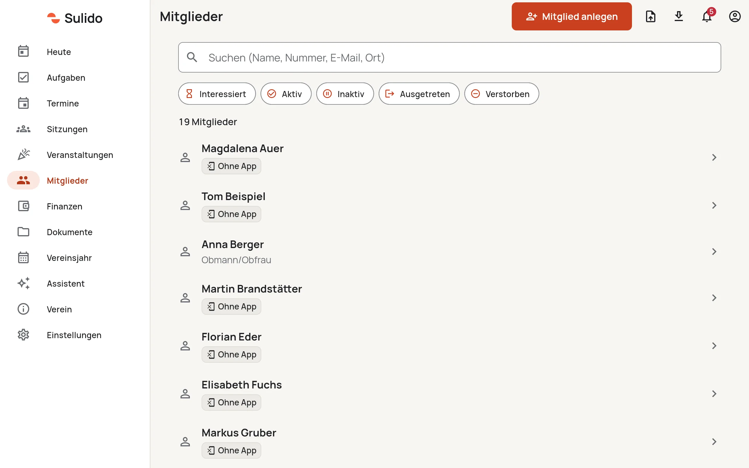 Mitgliederliste in Sulido mit Suche, Statusfiltern (Interessiert, Aktiv, Inaktiv, Ausgetreten, Verstorben) und Mitgliedern mit dem Hinweis „Ohne App“.